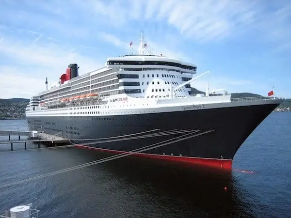 Queen Mary 2 cruise ship