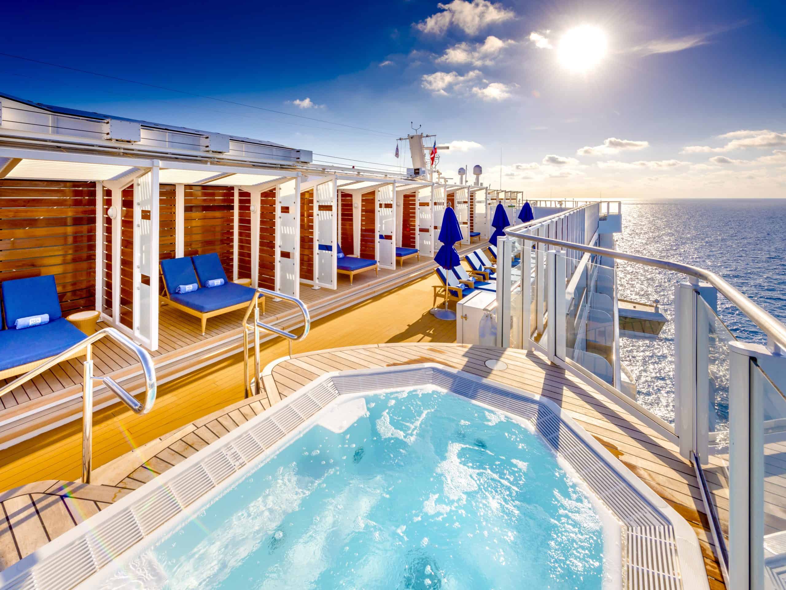 Overview Norwegian Cruise Line s Vibe Beach Club