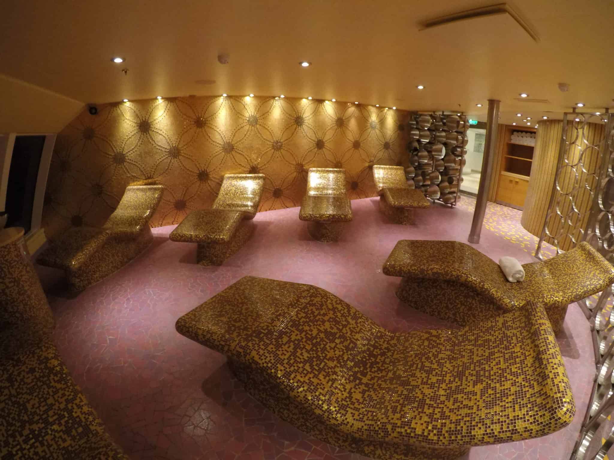 Review Carnival Breeze Cloud 9 Spa