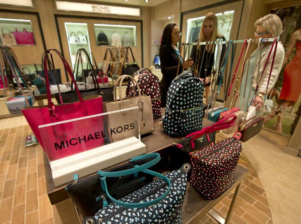 First Look at the Carnival Horizon Victoria's Secret Store