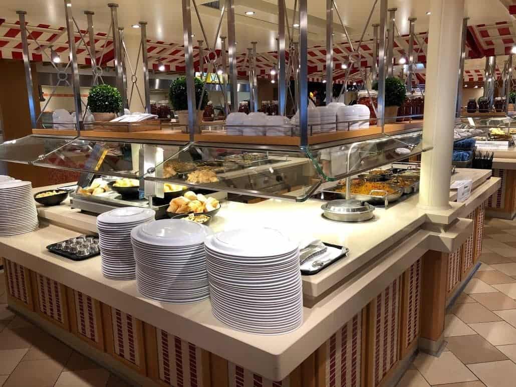 CARNIVAL HORIZON DINING 5