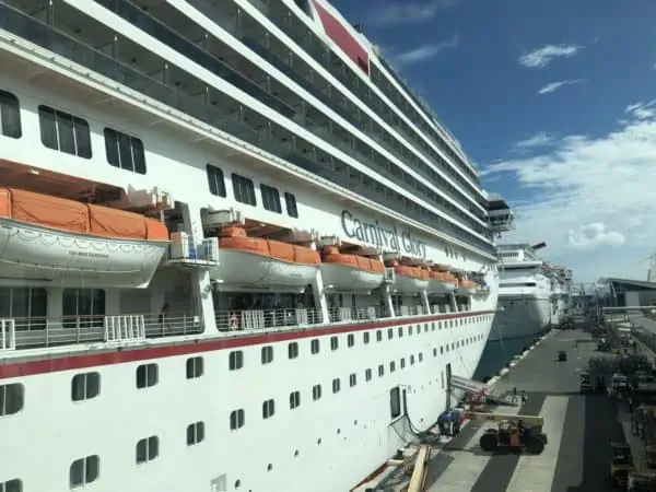 Inside of cruise ship, atrium and shoppi, Stock Video