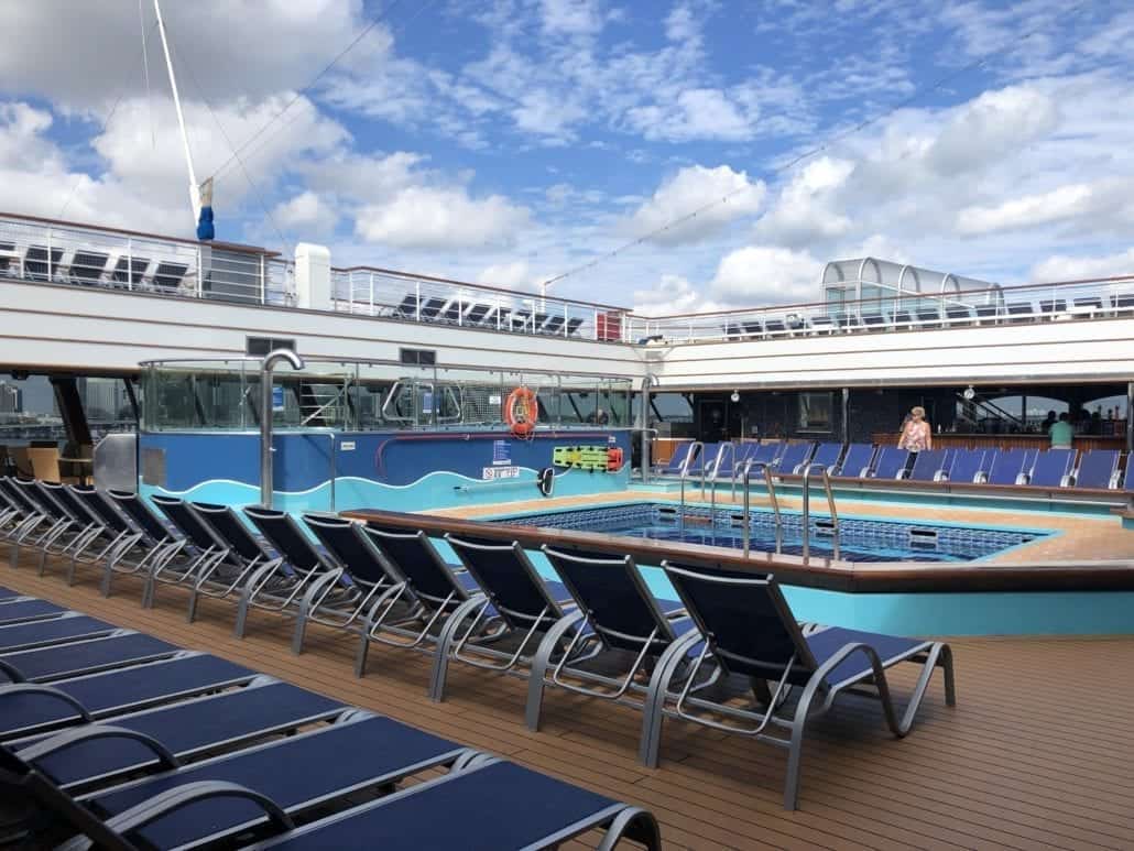 carnival glory pool and loungers