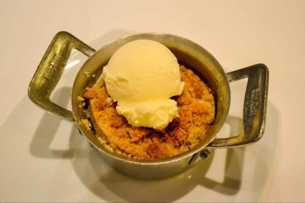 warm apple cardamom crisp