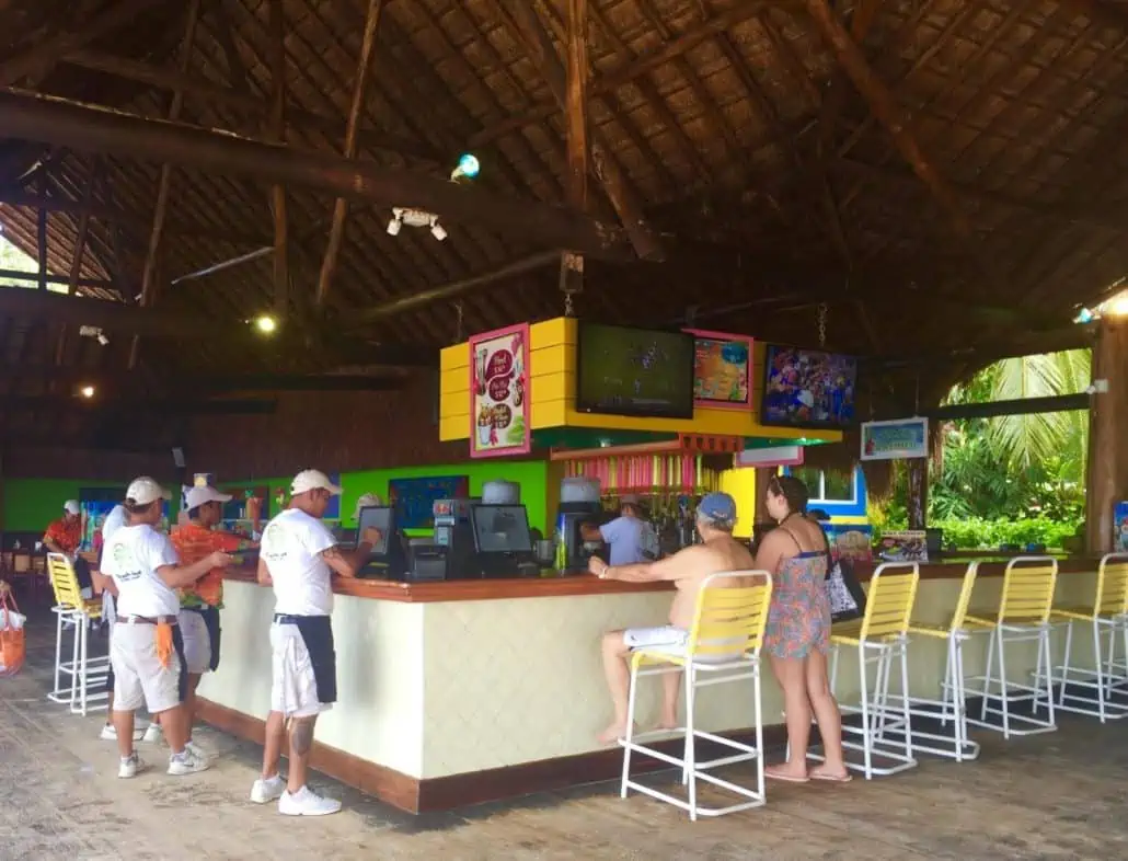 bar paradise beach club cozumel