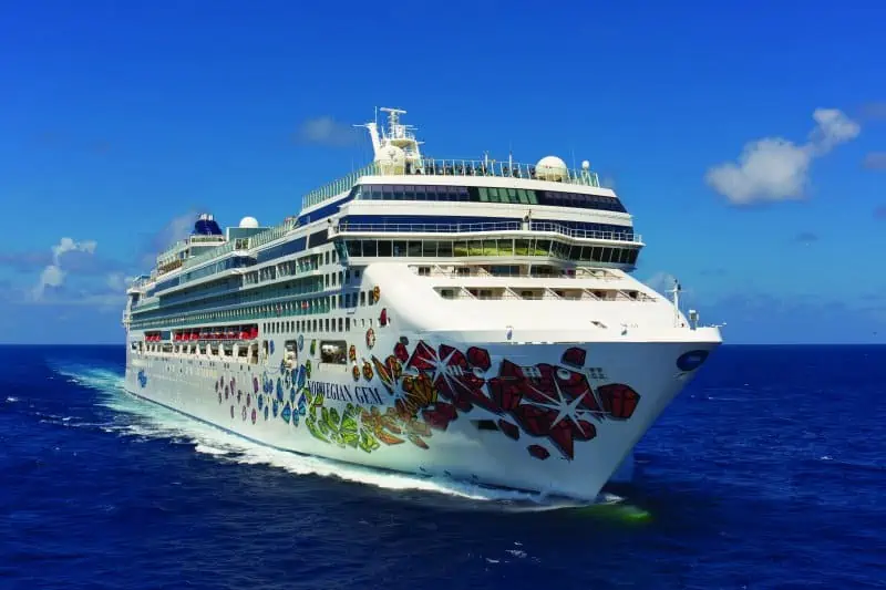 Norwegian Gem exterior