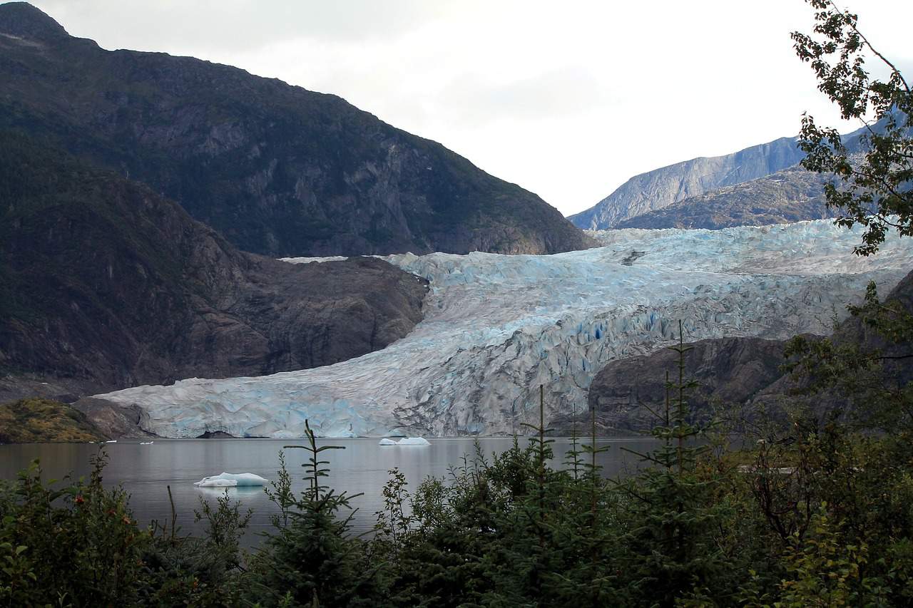 Mendenhall glacier in Alaska