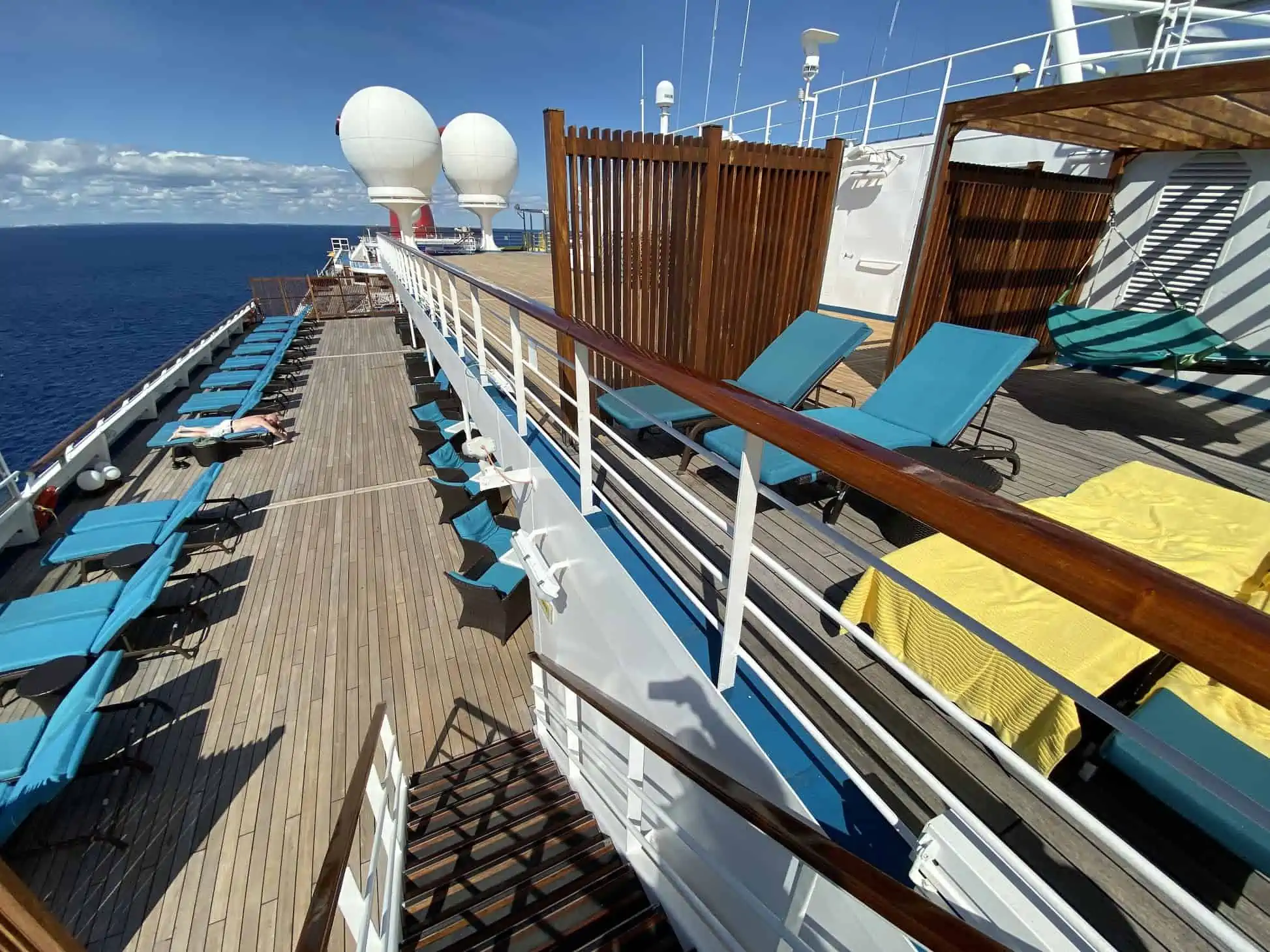 carnival freedom serenity deck