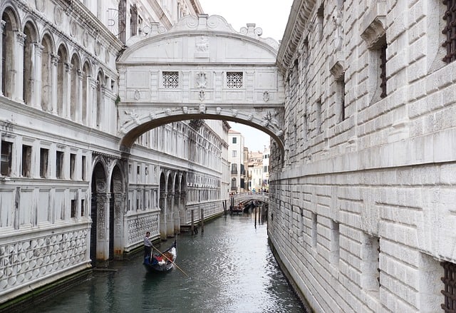 bridge of sighs venice italy