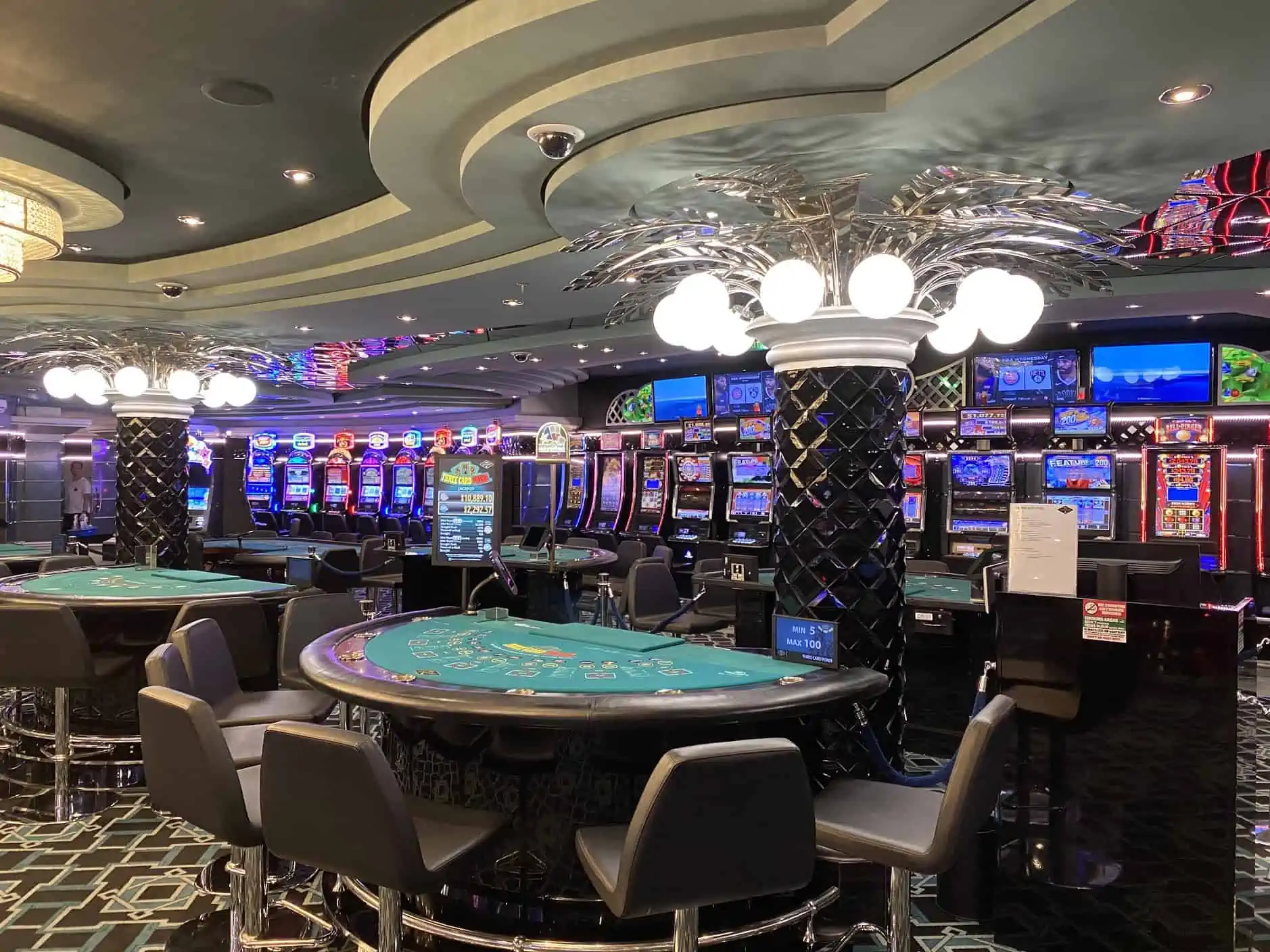 5 Ways Cruise Ship Casinos are Different from Land-Based Casinos