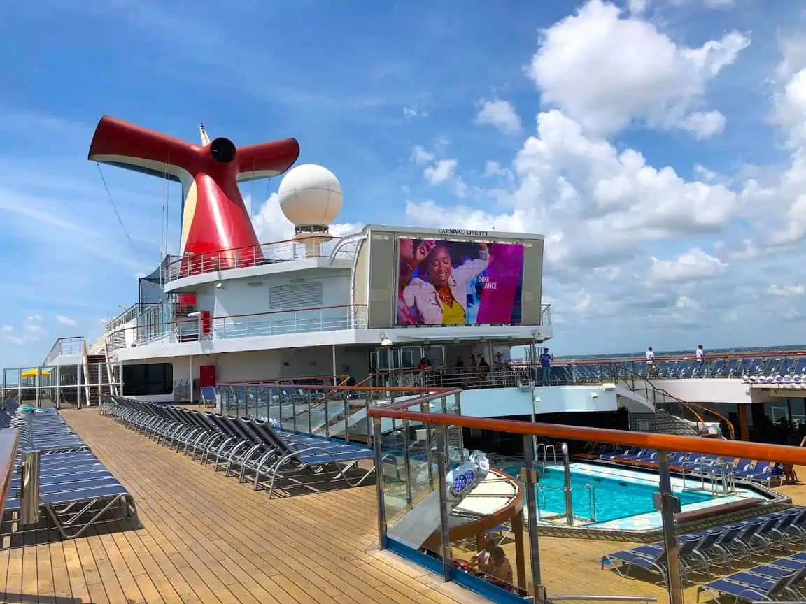 carnival freedom lido deck