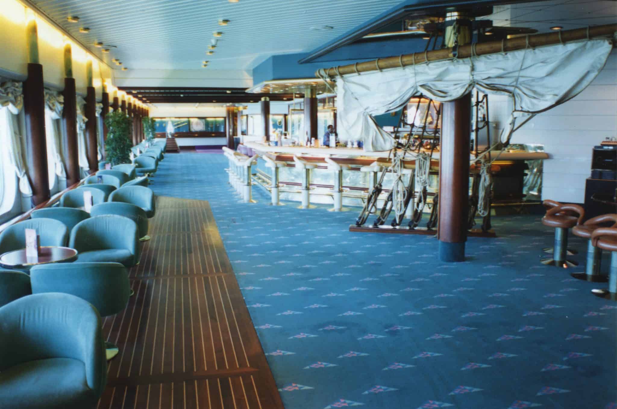 Bar royal caribbean ship