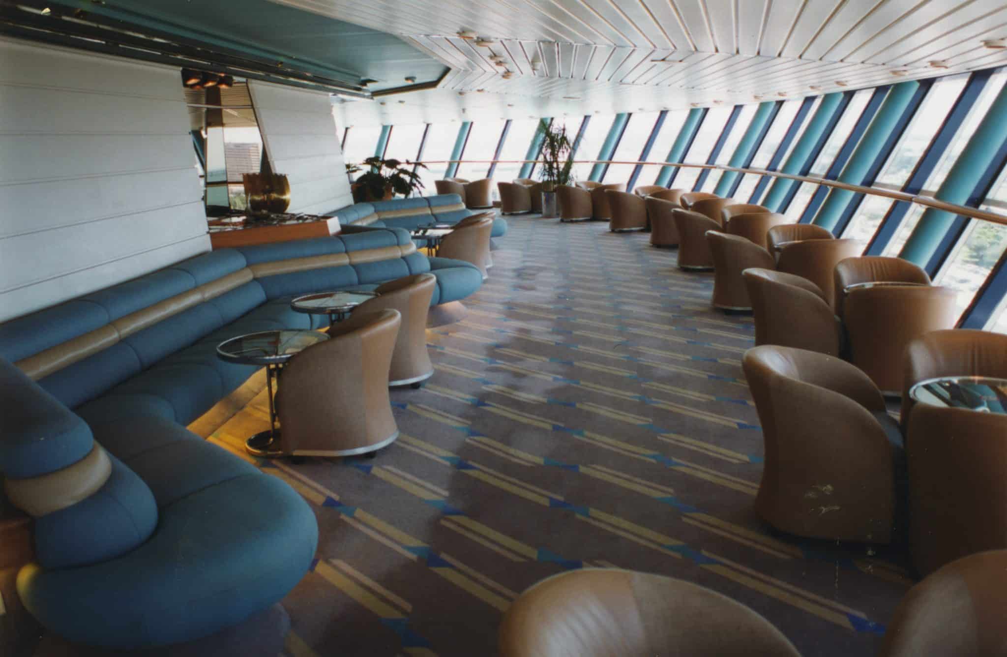 Viking Crown Lounge Royal
