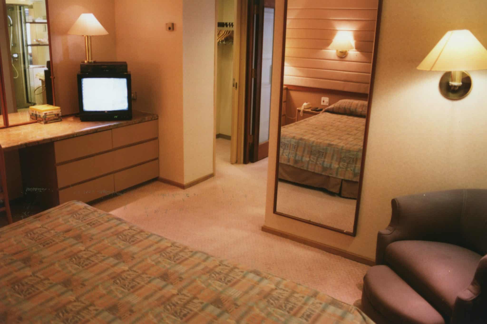 living area cruise suite