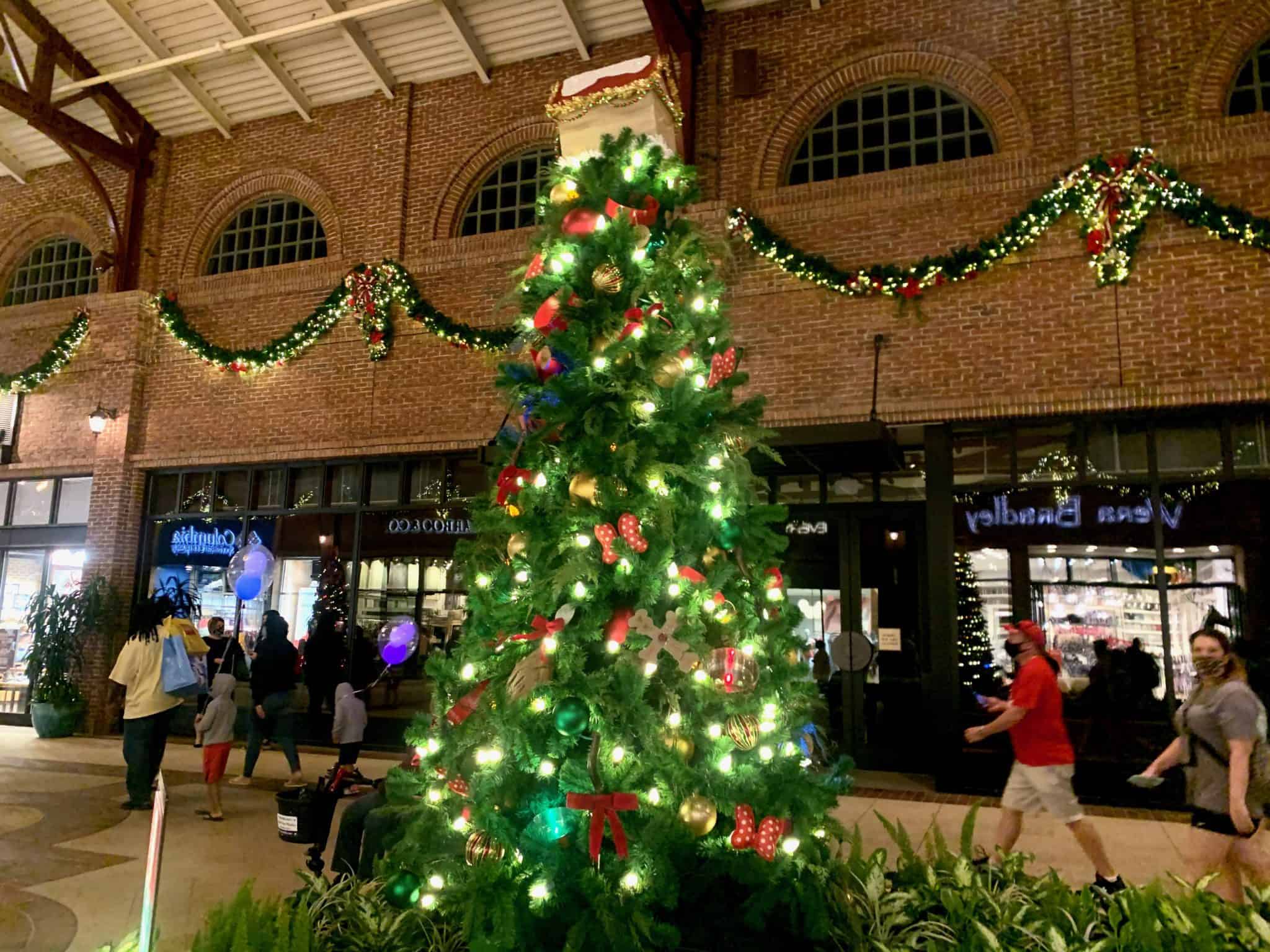 disney springs christmas tree stroll 2020 pluto