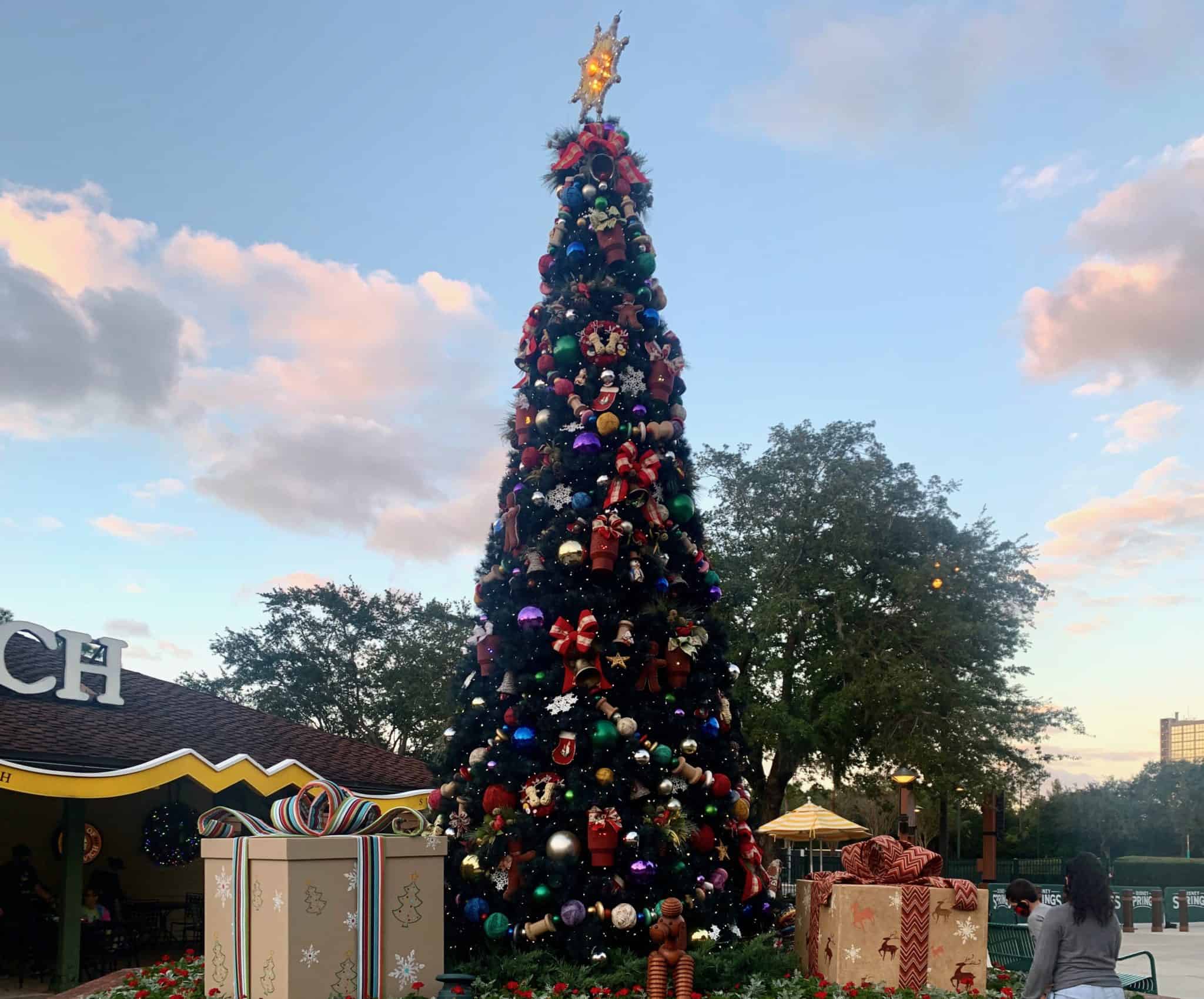 disney springs christmas decorations TREE