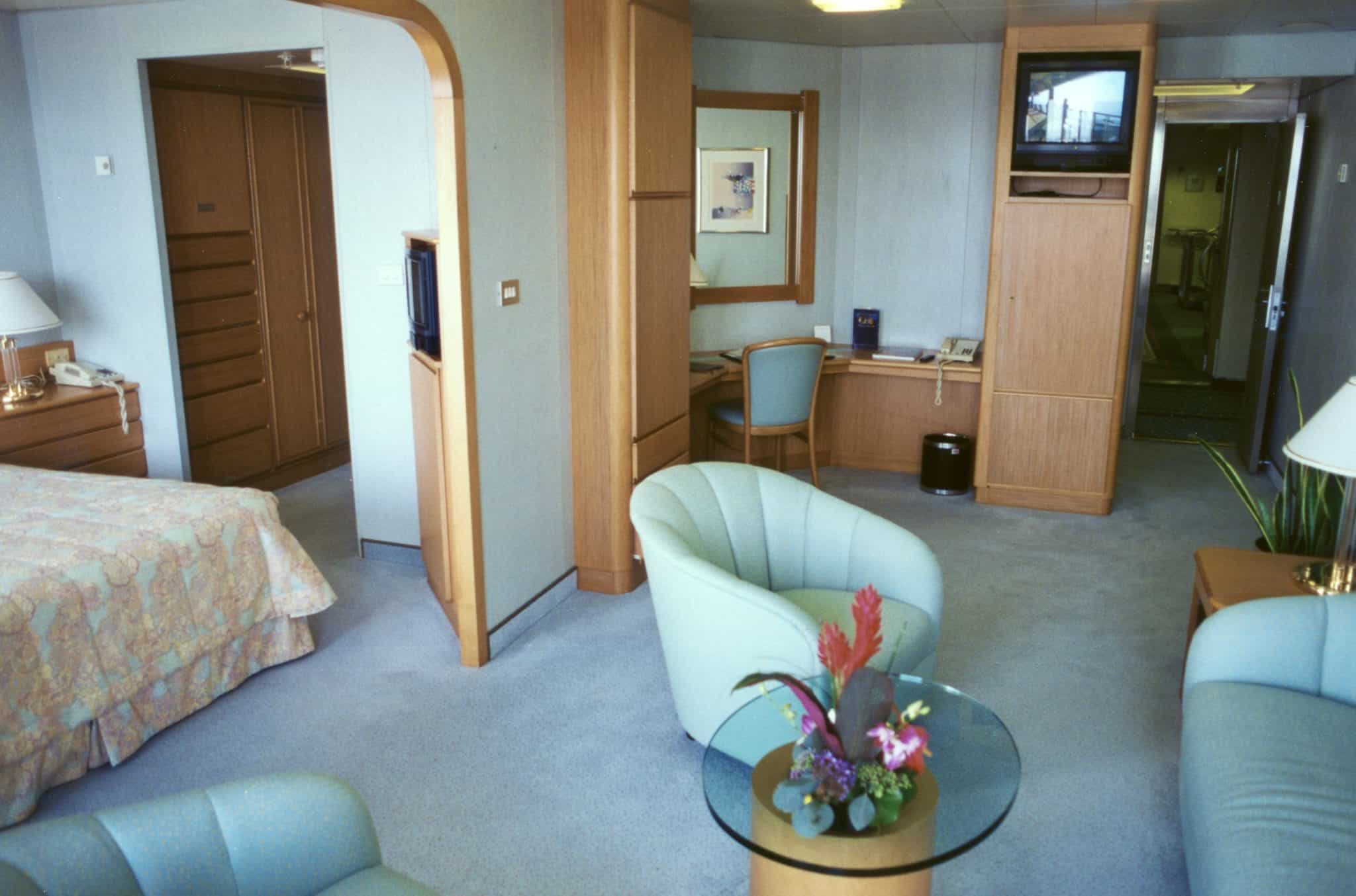 St. Tropez Suite A116, facing port.