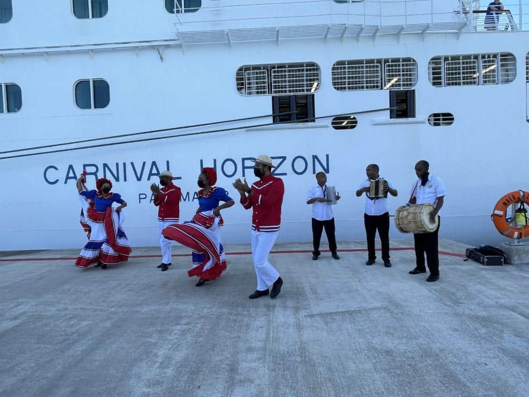 amber cove carnival horizon