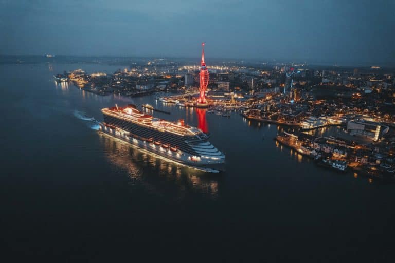 scarlet lady portsmouth united kingdom
