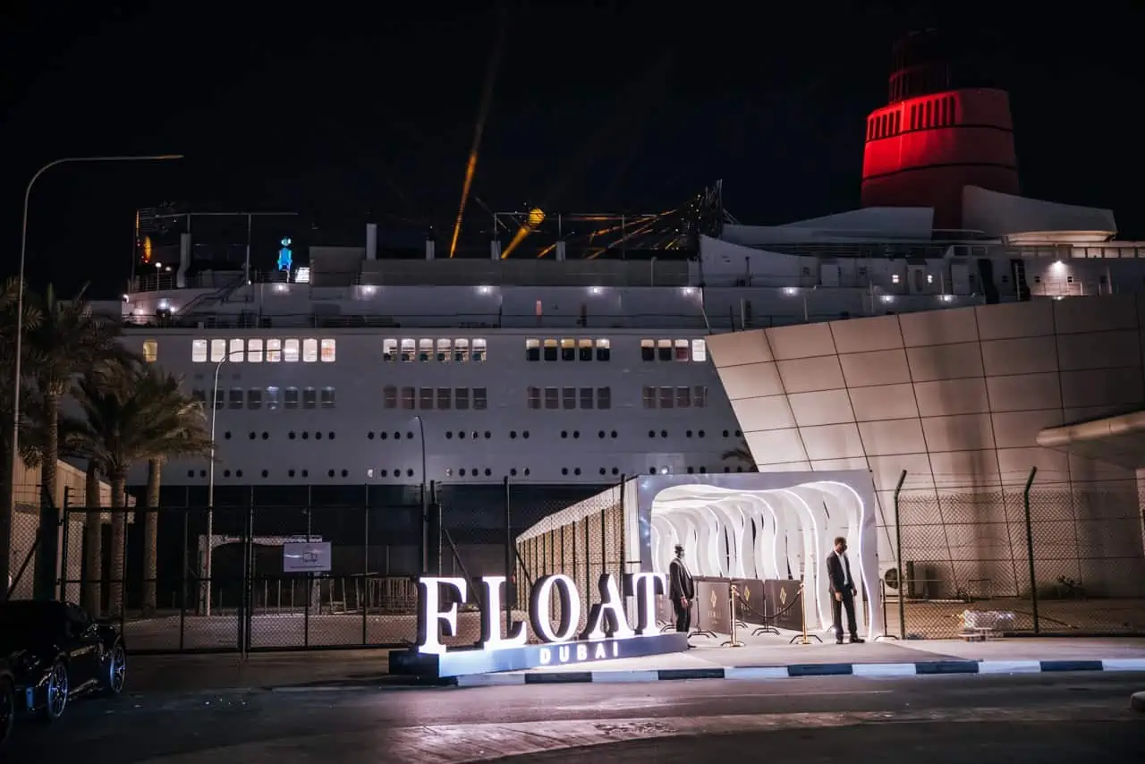 float dubai nightclub queen elizabeth 2