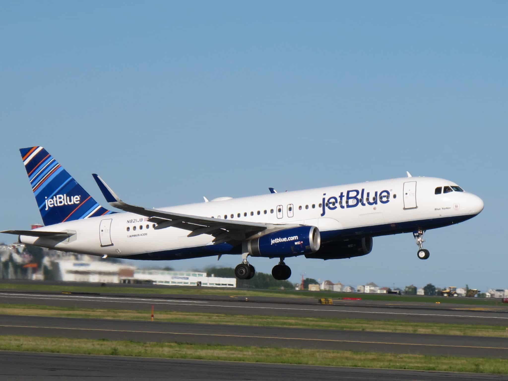 JetBlue A320 airplane flight takeoff