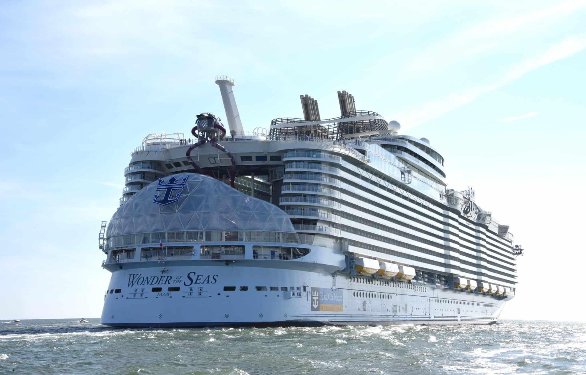 world's largest cruise ship wonder of the seas