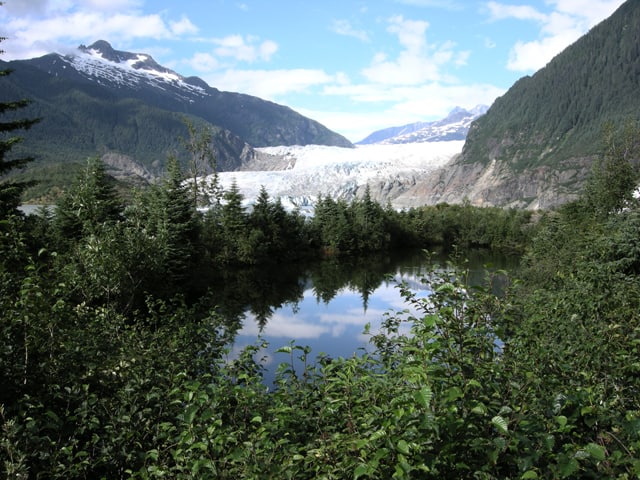 mendenhall glacier lake