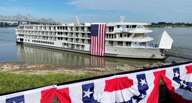 mississippi riverboat cruises 2022