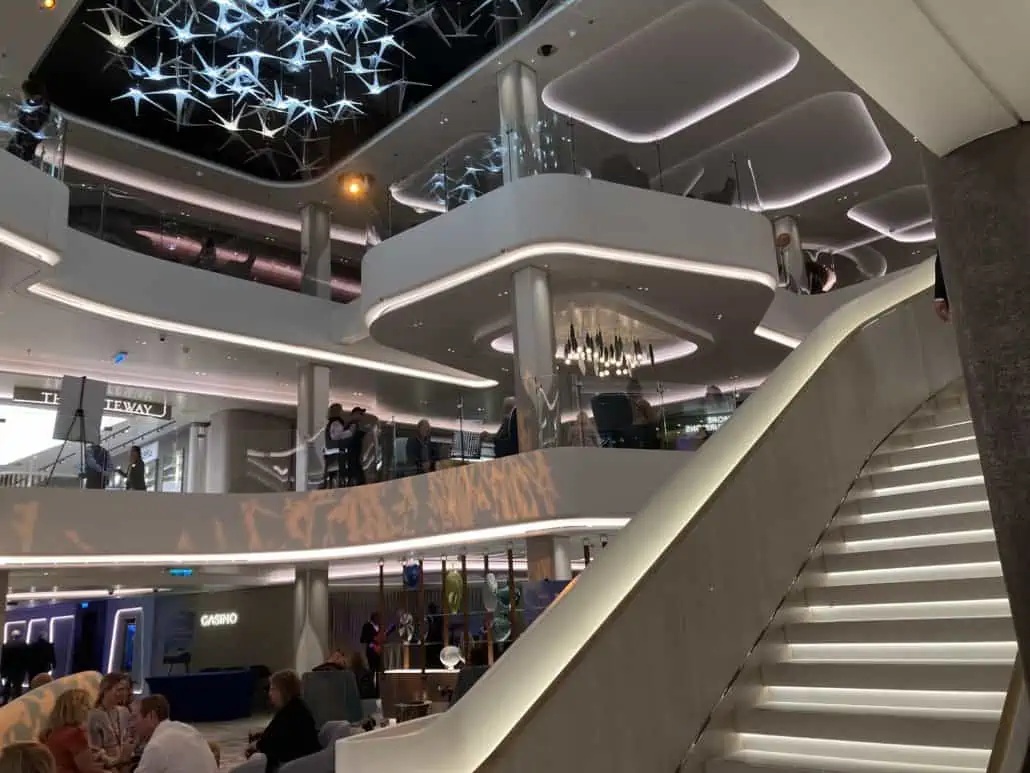 Norwegian Prima Atrium 