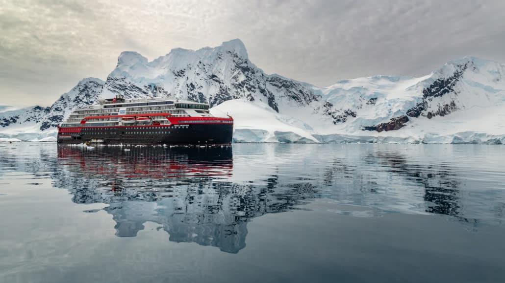 hurtigruten expeditions ship