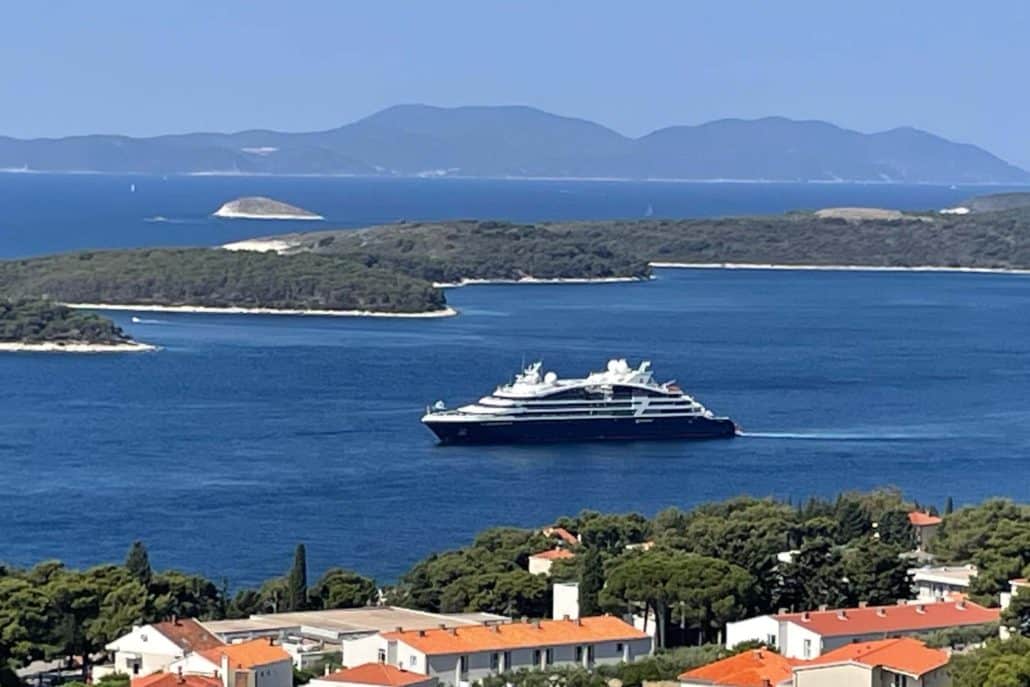 ponant cruise ship