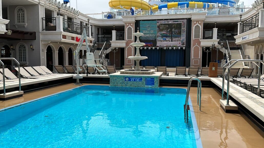 Lido pool in Carnival Venezia 