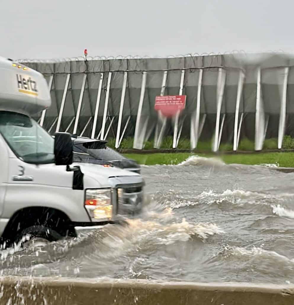 Flash flooding in nyc LGA airport