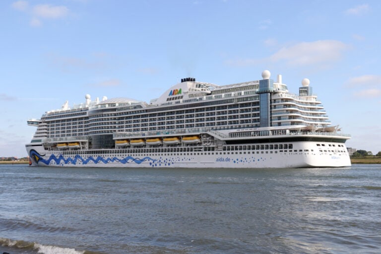 Aidapearla cruise ship