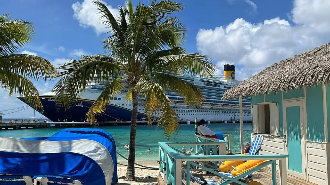 Grand Turk Cruise Port: Complete Overview (2023)