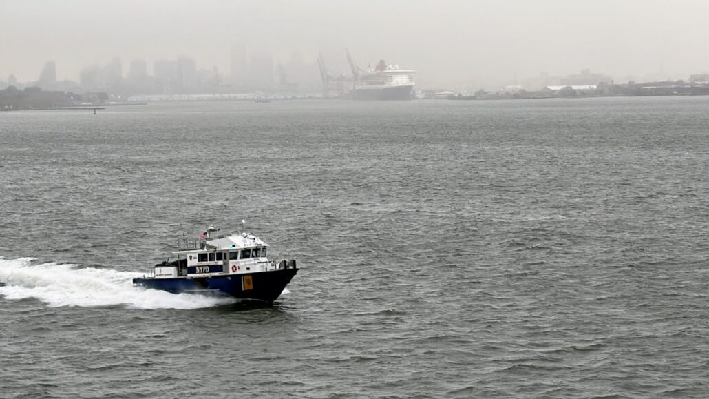 nypd nyc harbor queen mary 2