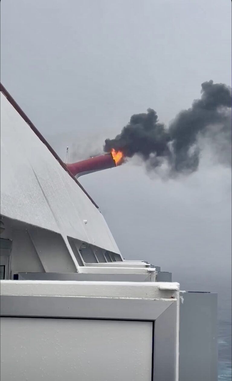 Carnival Ship Debuts New Funnel After Fire [PHOTOS]