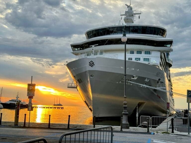 Gastro Outbreak Hits Luxury Cruise Ship