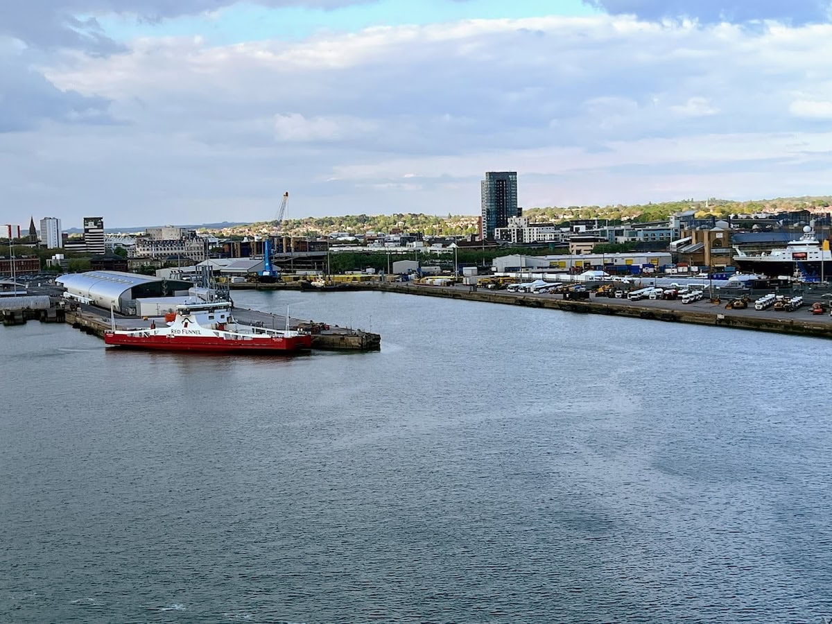 SOUTHAMPTON CRUISE PORT