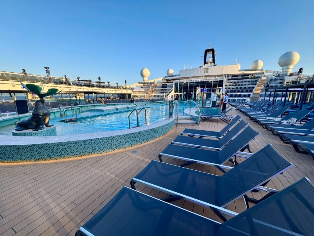 MSC WORLD AMERICA POOL DECK